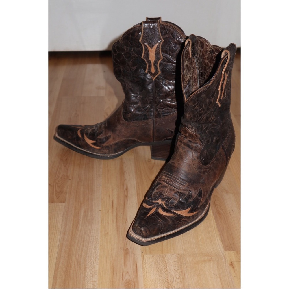 Ariat LIKE NEW! cowgirl boots😍😍😍